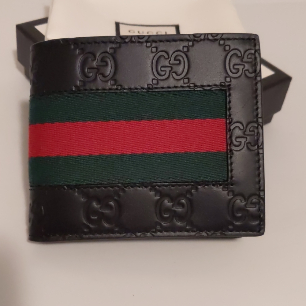 Gucci Logo-Embossed Signature Web Wallet - Black with Green and Red Web